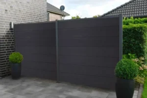 WPC-Steckzaun in Dark Charcoal mit Pfosten in Anthrazit
